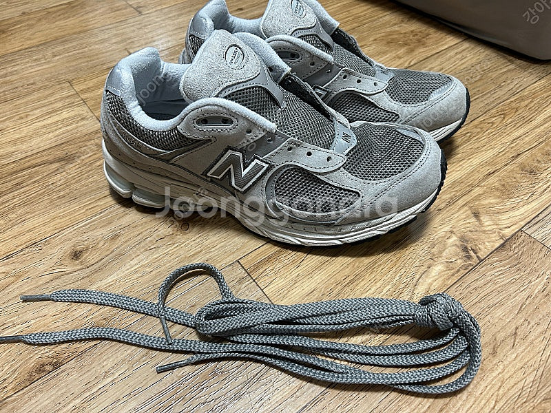 뉴발란스 2002r 260사이즈 그레이--0