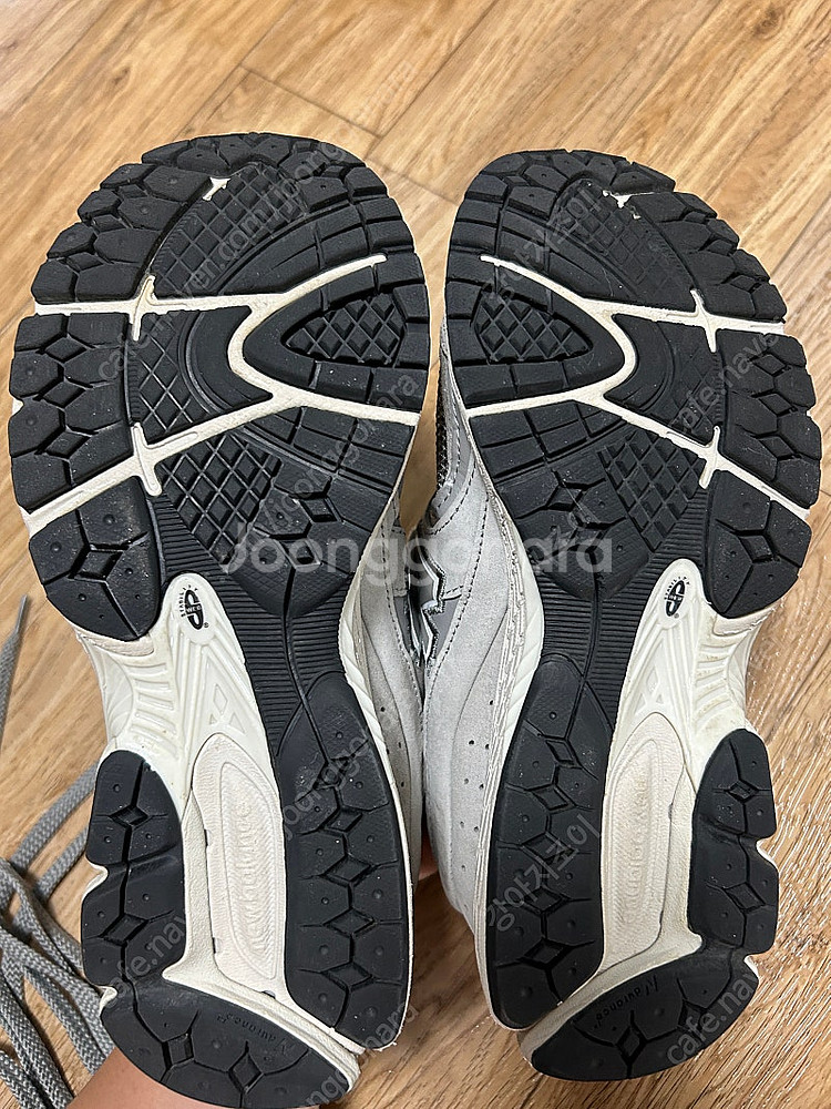 뉴발란스 2002r 260사이즈 그레이--5
