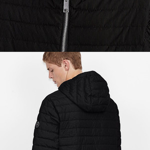 정품 새상품 고급스런 Armani Exchange 퀼트 후드 패딩 쟈켓 블랙 S사이즈 30만원 팝니다.