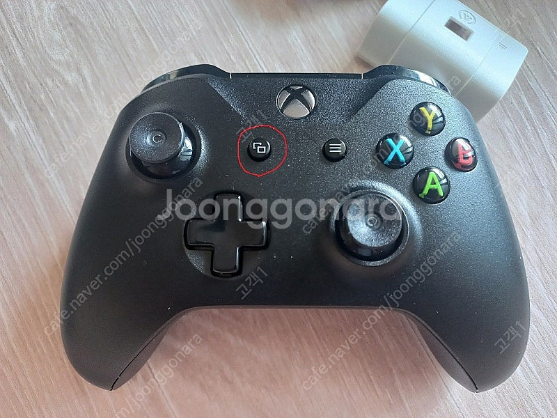 xbox 엑박패드 1개 및 충전 배터리 2개--1