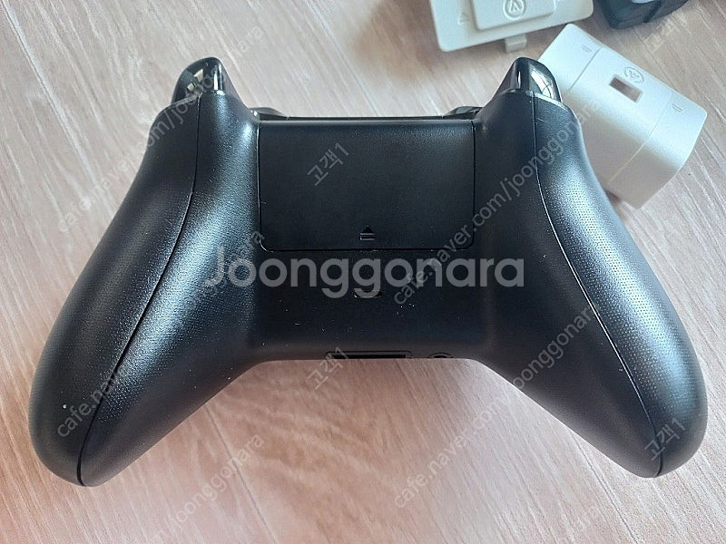 xbox 엑박패드 1개 및 충전 배터리 2개--2