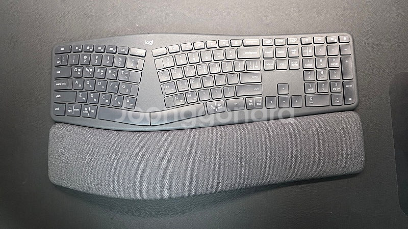 로지텍 ergo k860 무선키보드 팝니다--0
