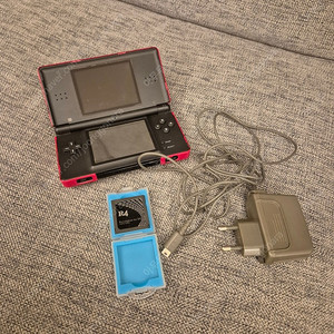 닌텐도ds lite 본체 + 충전기 + r4칩