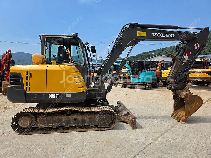 중고굴삭기 볼보 EC55C 2012년식 코끼리집게 장착...--1