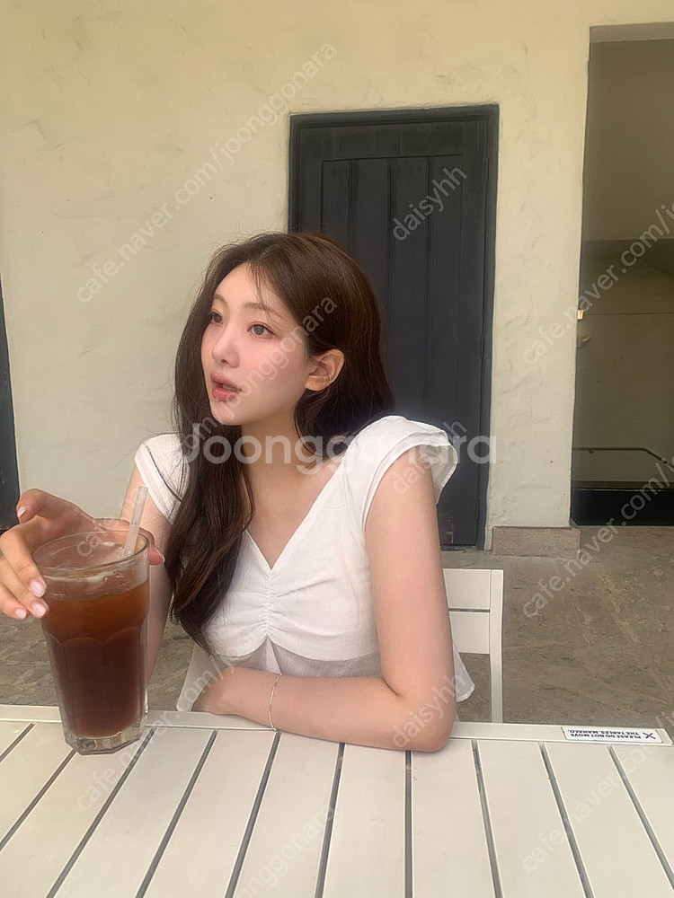 온드민 포니프릴블라우스 베이지,화이트,블랙--2