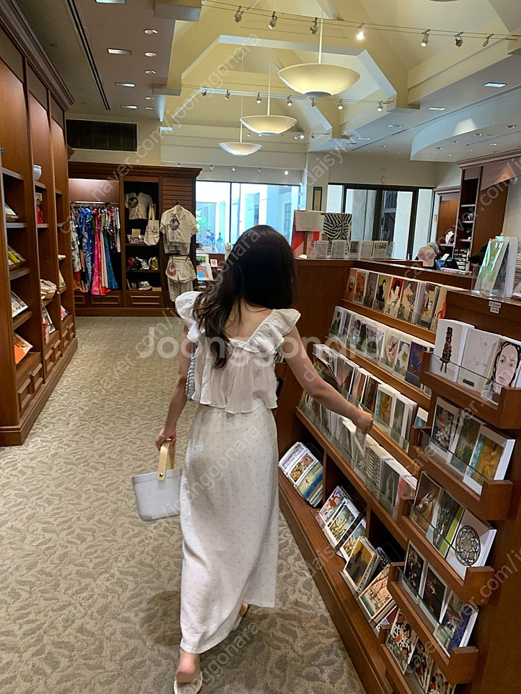 온드민 포니프릴블라우스 베이지,화이트,블랙--5