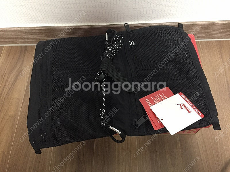 <새상품> 푸마 유틸리티 샤코슈백 블랙컬러 저렴하게 판...--3