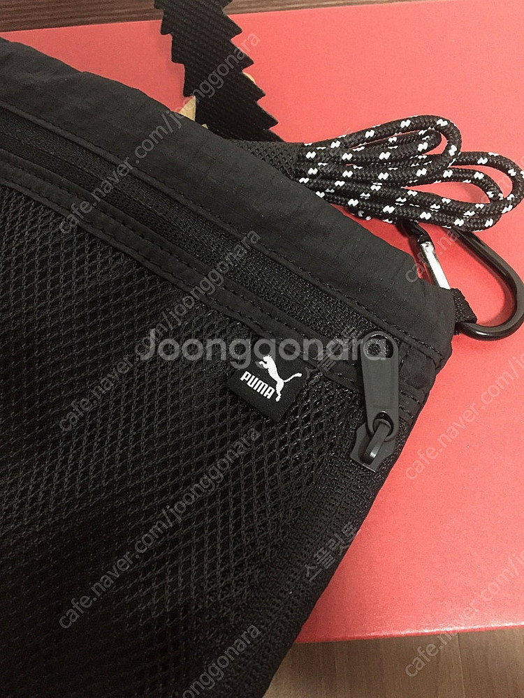 <새상품> 푸마 유틸리티 샤코슈백 블랙컬러 저렴하게 판...--5