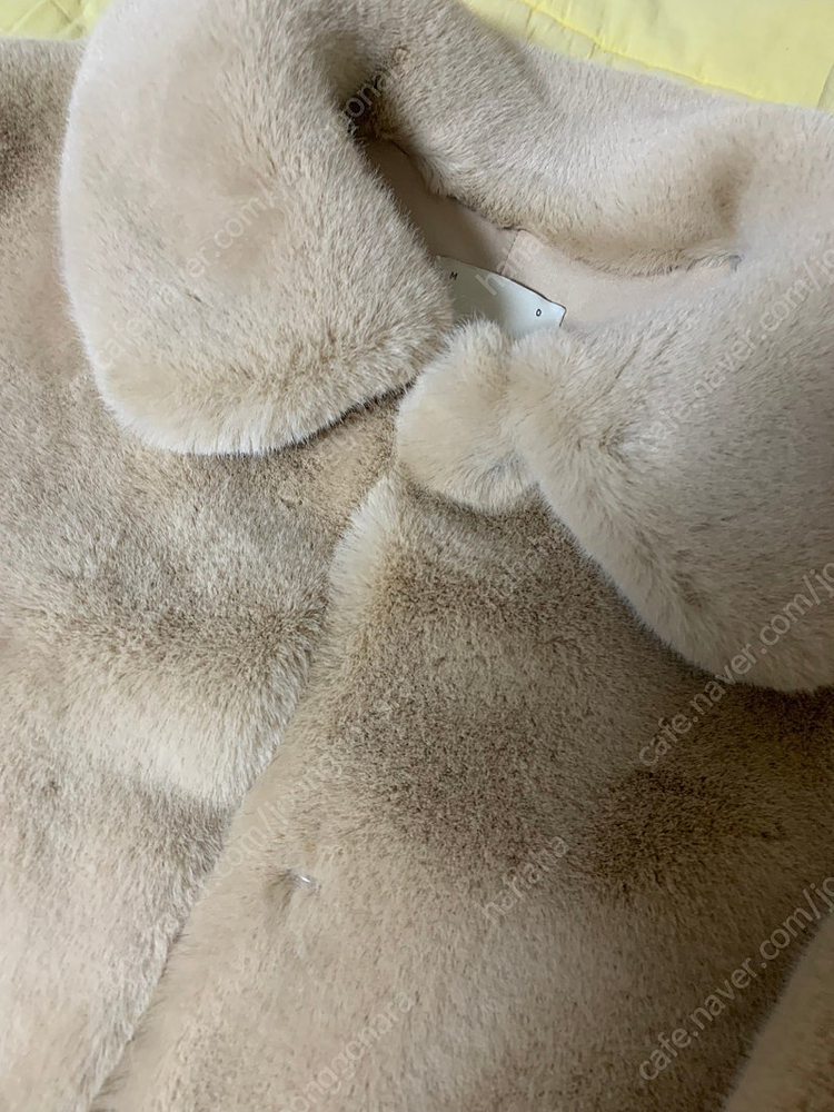 리본빛 MONE 에디트 에코 퍼 코트--8