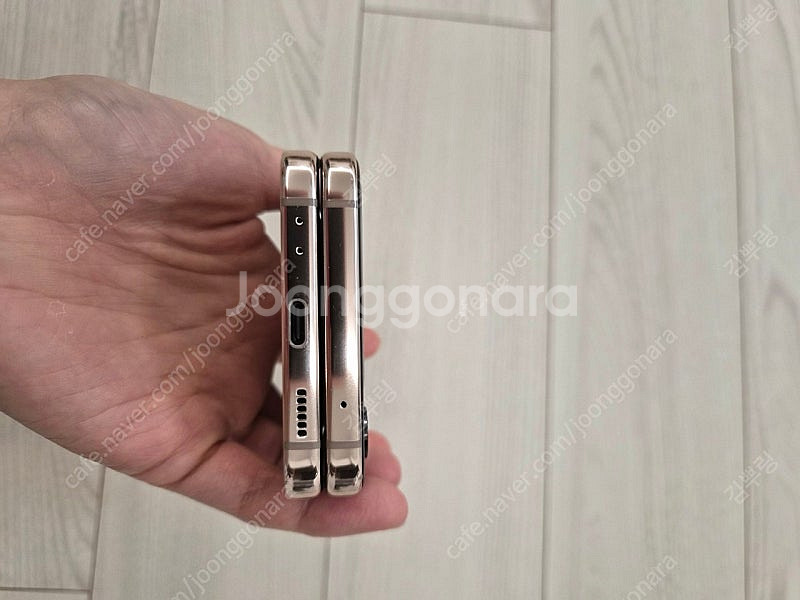 갤럭시 z플립4(7개월전 올갈이)A급 자급제폰+케이스1...--7