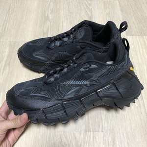 [79,000] (275) 리복 Reebok 비브람 직 키네티카 2.5 엣지 트리플블랙 고프코어 트레일 러닝화