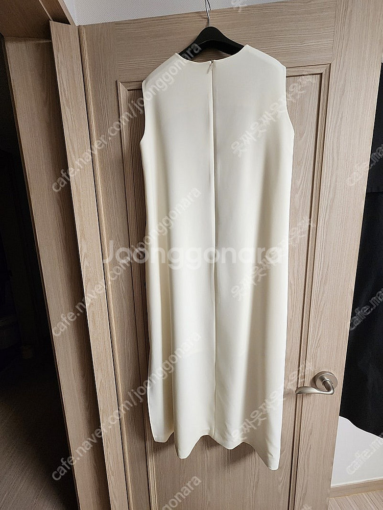 뮤제라 라온컴퍼니 사이드 버튼 맥시 원피스 크림--2