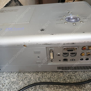 SANYO 프로젝터 PLC-XT15KA ( 5만원 택배시 6천원 추가 ) PANASONIC PT-L557EA ( 18만원 택배시 6천원 추가)