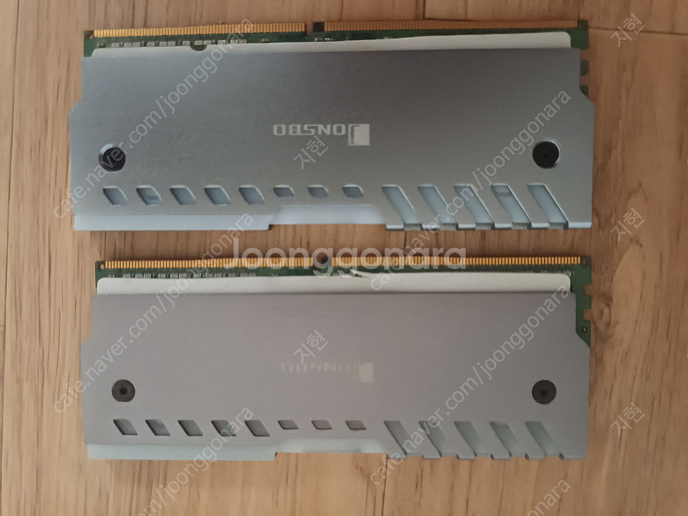 DDR4 램 두 세트 팝니다.--4