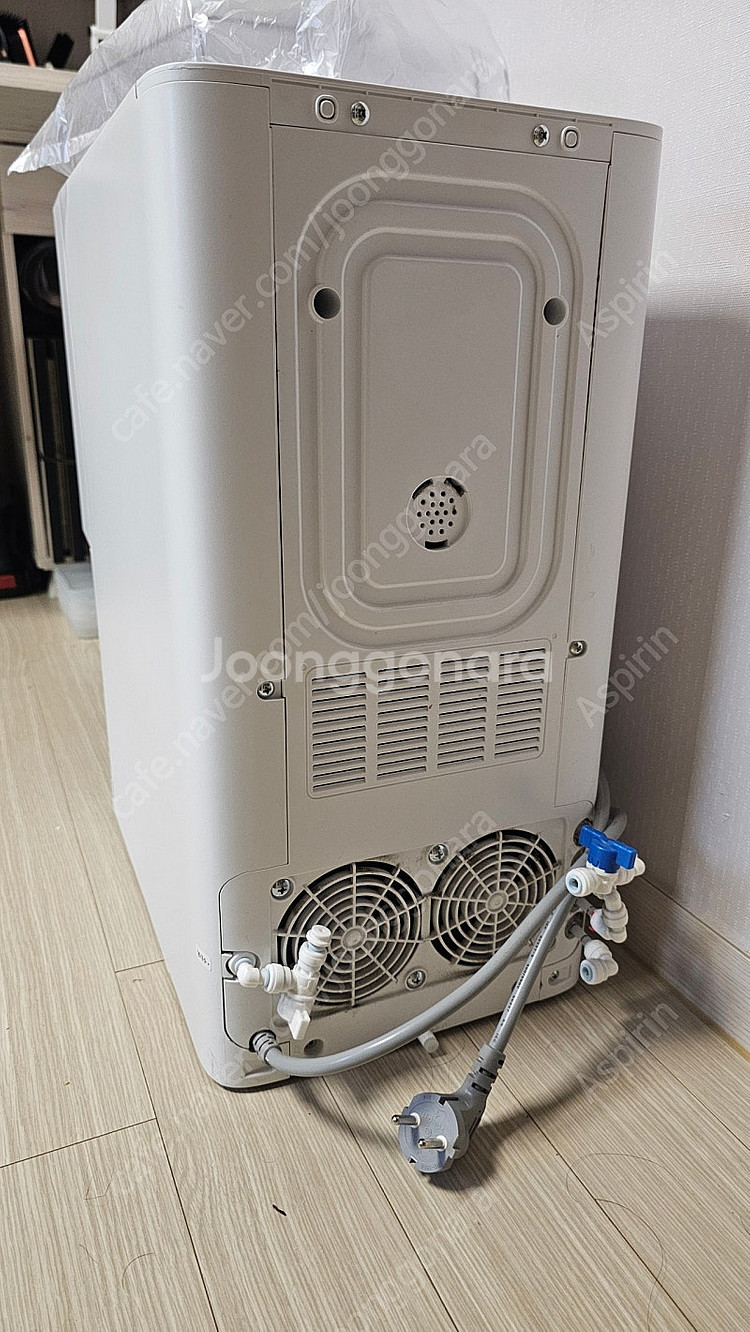 쿠쿠 얼음정수기 제로백 ss100hws 판매합니다.--3