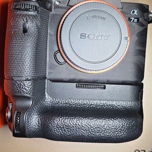 SONY a7M3 소니바디 + 세로그립 판매합니다.