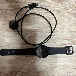 갤럭시워치5 40mm LTE 자급제 싸게 팝니다. (정품충전기 포함)