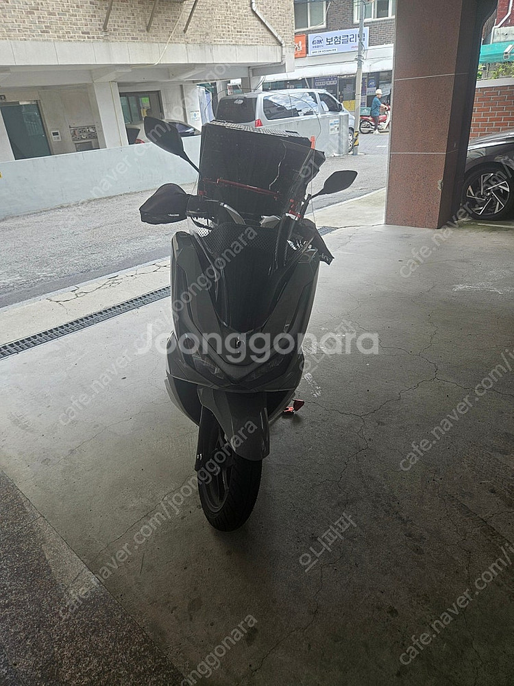pcx125. 2025년식 4천키로 판매해요--1