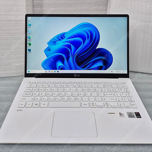 LG 그램 15인치 15ZD90N i5 10세대 16G SSD 256GB gram 터치스크린 노트북 판매합니다.