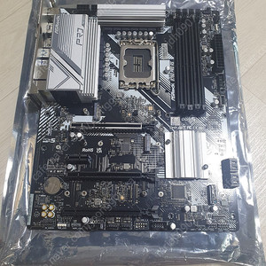 B760 Pro RS D5 ASRock 메인보드 팝니다~~~~~~~~~~~~~