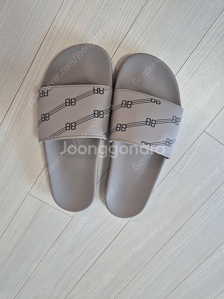 발렌시아가 BB 모노그램 슬라이드 남여공용 슬리퍼(정품...--0