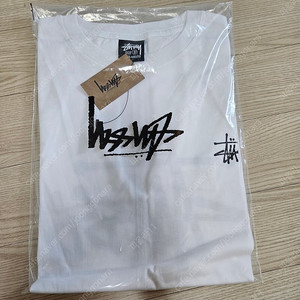 스투시 베이직 반팔티 (화이트) 입지 않은겁니다 - 직거래, 택배 가능