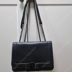 페라가모 체인 숄더백 판매.(21G878)