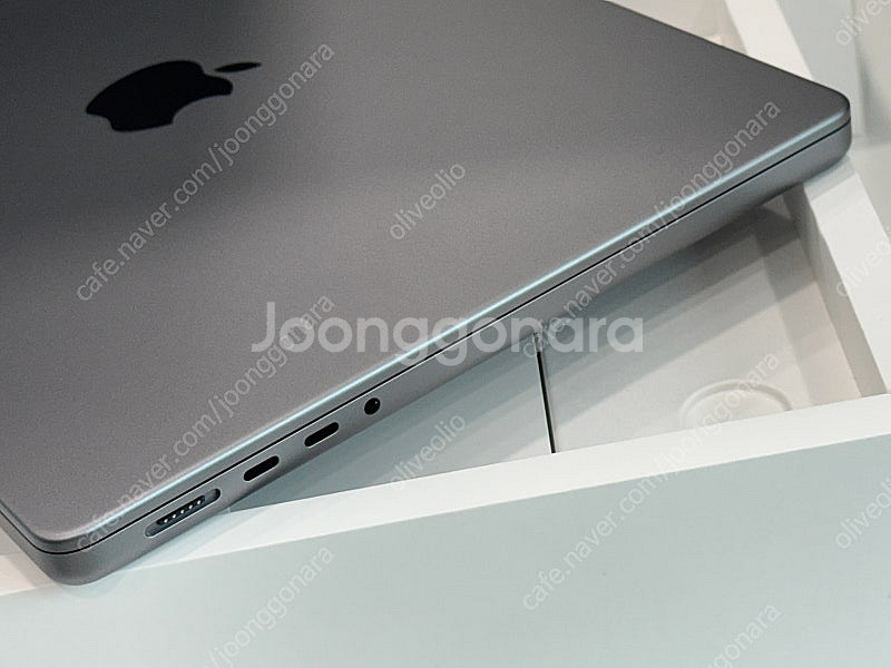 맥북 프로 14 M3 16GB RAM 1TB SSD--4