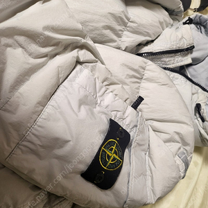 [L] 22FW 스톤아일랜드 크링클랩스 후드 패딩
