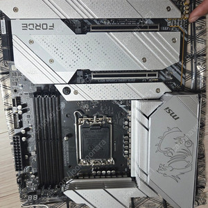 msi z690 force wifi 메인보드 판매합니다.