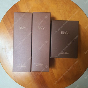 리바이포유 밸런싱 에센스 비타앰플 리본크림