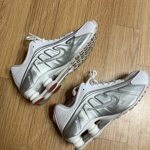나이키 샥스 R4 메탈릭실버 250 판매합니다. (실착2번)