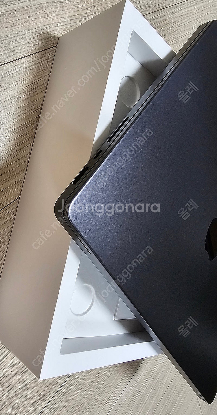 맥북 프로 M3 pro 18gb 14인치 99% / m...--2