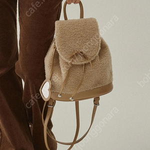 새상품) 커버낫 클로버하트 플러피 백팩 베이지 여성 가방 여자