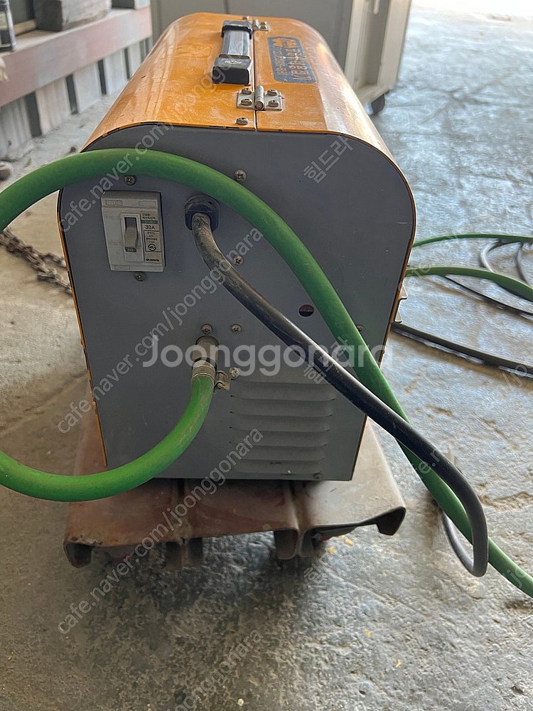 코리아나 MIG 250 CO2 용접기 팝니다--3