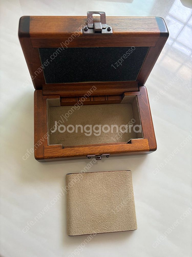 토요오카 포터블 시계 보관함--1