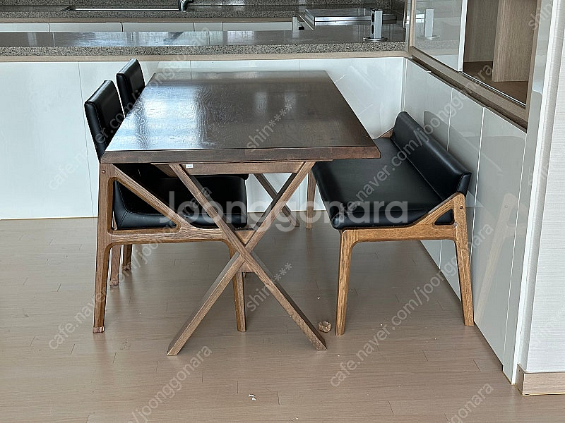 원목 4인용 식탁 (의자, 벤치 포함)--0