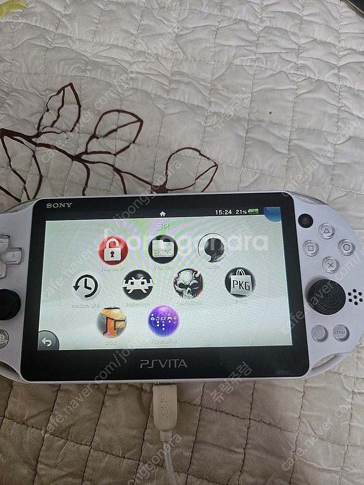 psvita 256g 화이트 팝니다--7
