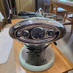 일리 커피머신 고장난 제품 팝니다