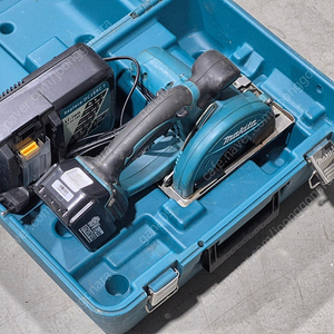 마끼다 충전 메탈 원형톱 (makita BCS550RFE) 중고 팝니다