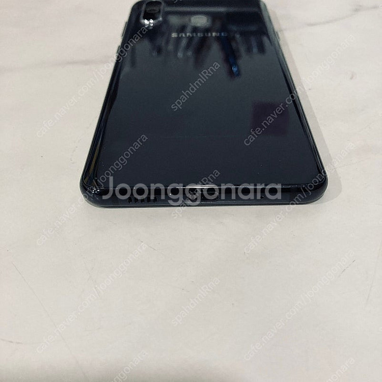 갤럭시 A9프로 실버 128기가 잔상없는기기 5만5천원 판매합니다!--2