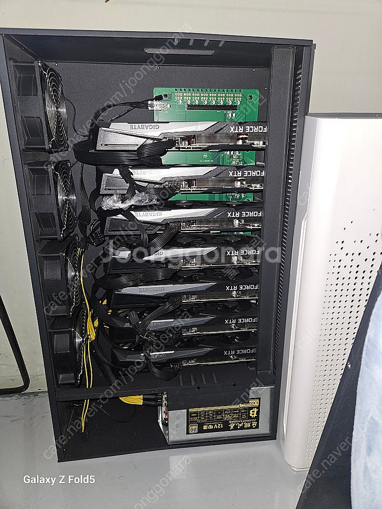코인 채굴기 팝니다. 3060ti 7개 장착--1