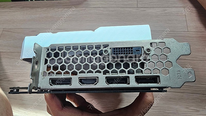이엠텍 GTX 1070 JET STREAM 8GB 팝니...--1