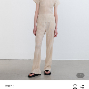 르917 PLEATS MOCKNECK SHORT SLEEVE TOP [LIGHT BEIGE] 플리츠 모크넥 쇼트 슬리브 탑 라이트 베이지 38