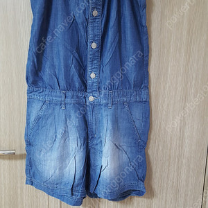 시크라인,유니클로,givy,TATE,H&M,2me,ADIDAS,clride.n쟝미쉘바스키아,에비수,BOMBYX M.MOORE트렌치,ADOLFO DOMINGUEZ,Laurel숏자켓,