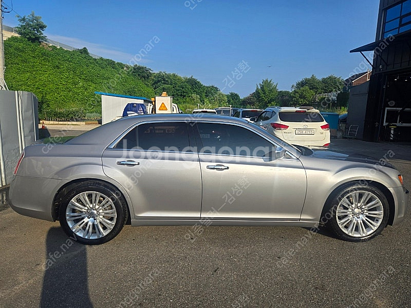 11년식신형크라이슬러300C 3.6휘발유 오토 팔아요 ...--2