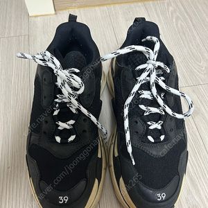 발렌시아가 17fw 트리플s 브레드