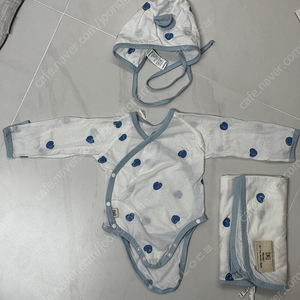 메르베 신생아 배냇수트 속싸개 모자 세트 팔아요