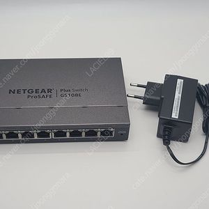 넷기어 8포트 기가비트 스위치 허브 GS108Ev3 판매합니다.