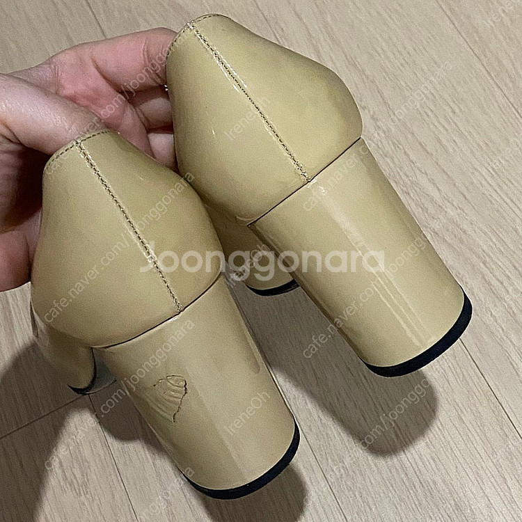 보테가베네타 정품 위빙 디테일 에나멜 힐 페이턴트 구두--1
